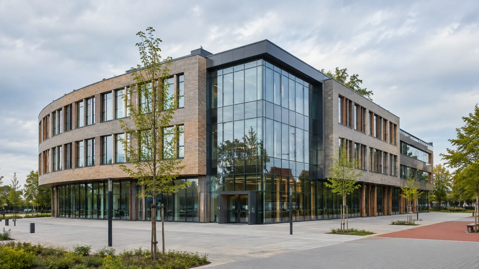 Opgeleverd kantoorgebouw in utiliteitsbouw, het type project waarbij bestek en model naast elkaar worden gelegd